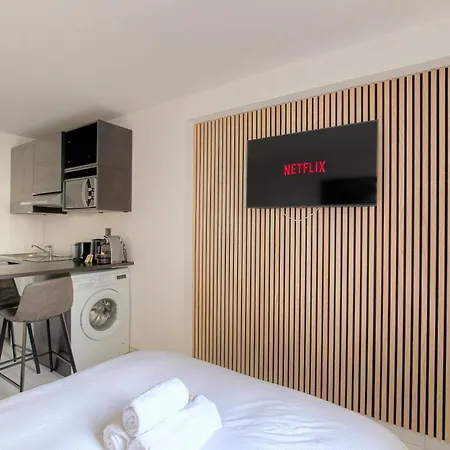Lionne-stade Du Lou Appartement *