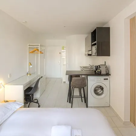 Lionne-stade Du Lou Appartement
